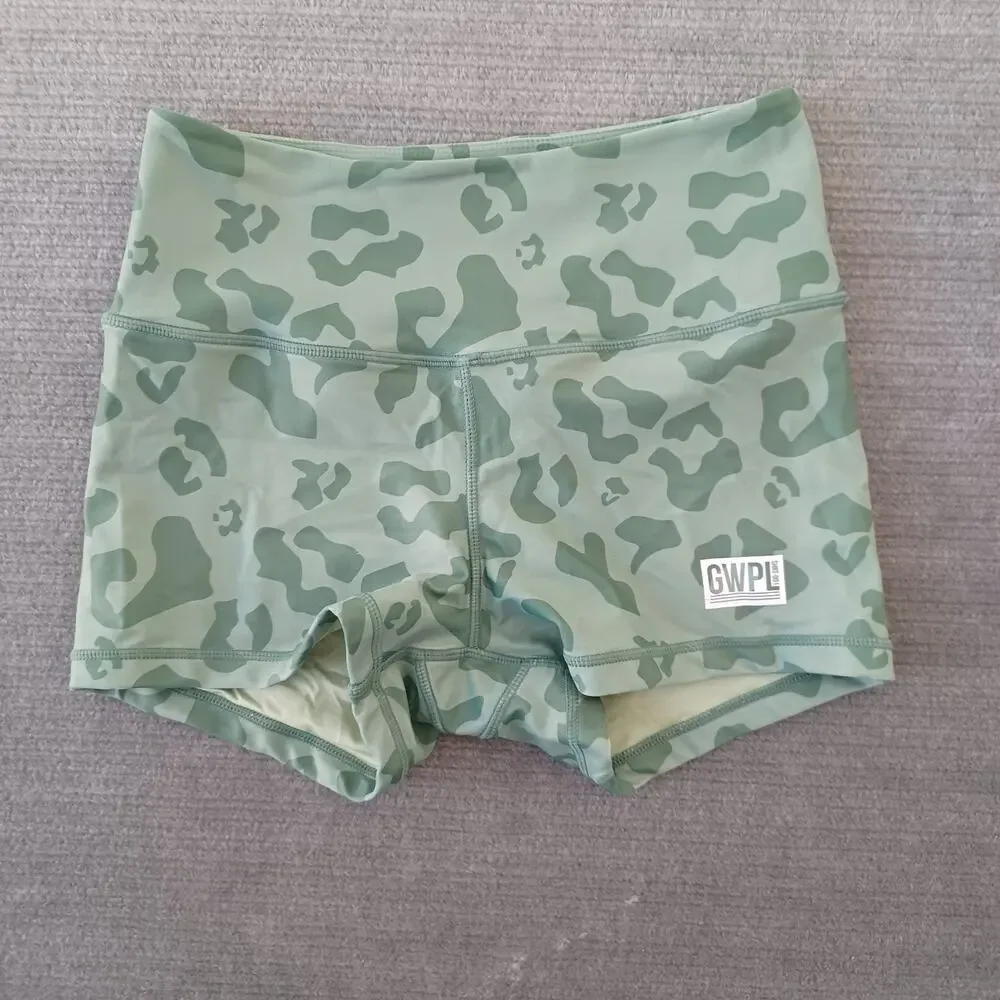 Girls Who Power Lift Shorts Womens M Green Camo 3